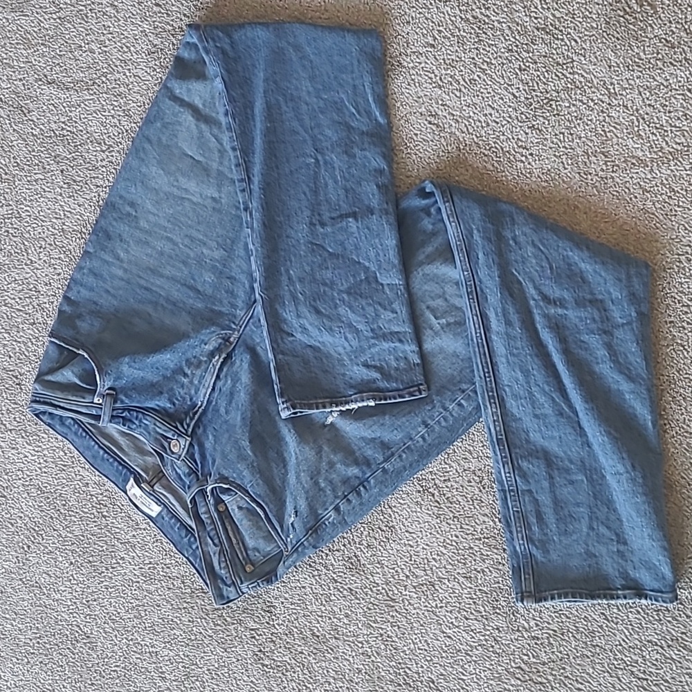 Abercrombie and Fitch 90s straight ultra high rise CURVE LOVE. Size 14 Long